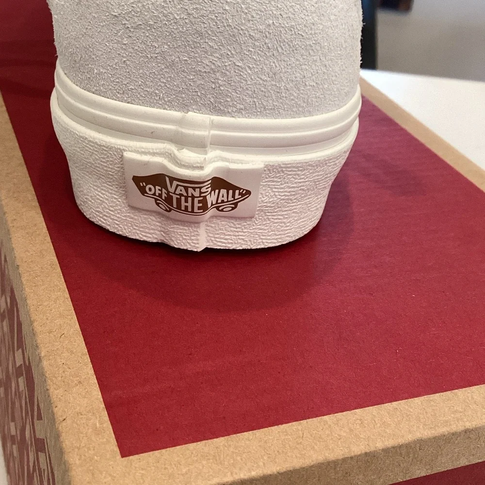 Vans White Low-Top Floral Old Skool Sneaker - Picture 2 of 3